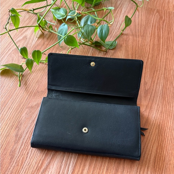 Anne Klein CowHide Black Leather Wallet - Picture 4 of 6